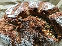 Weizenvollkornbrot mit Haselnuss